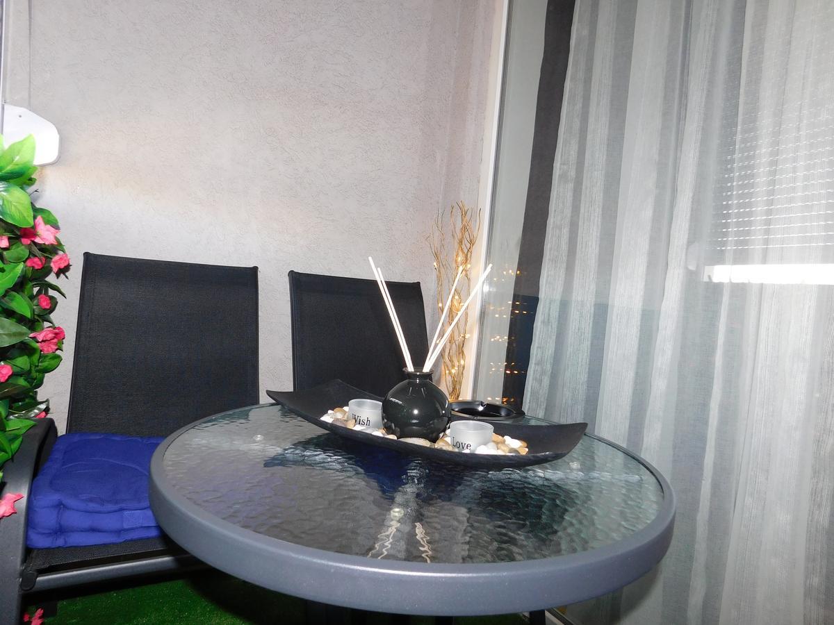 Apartmán Velvet Lux Ni Exteriér fotografie