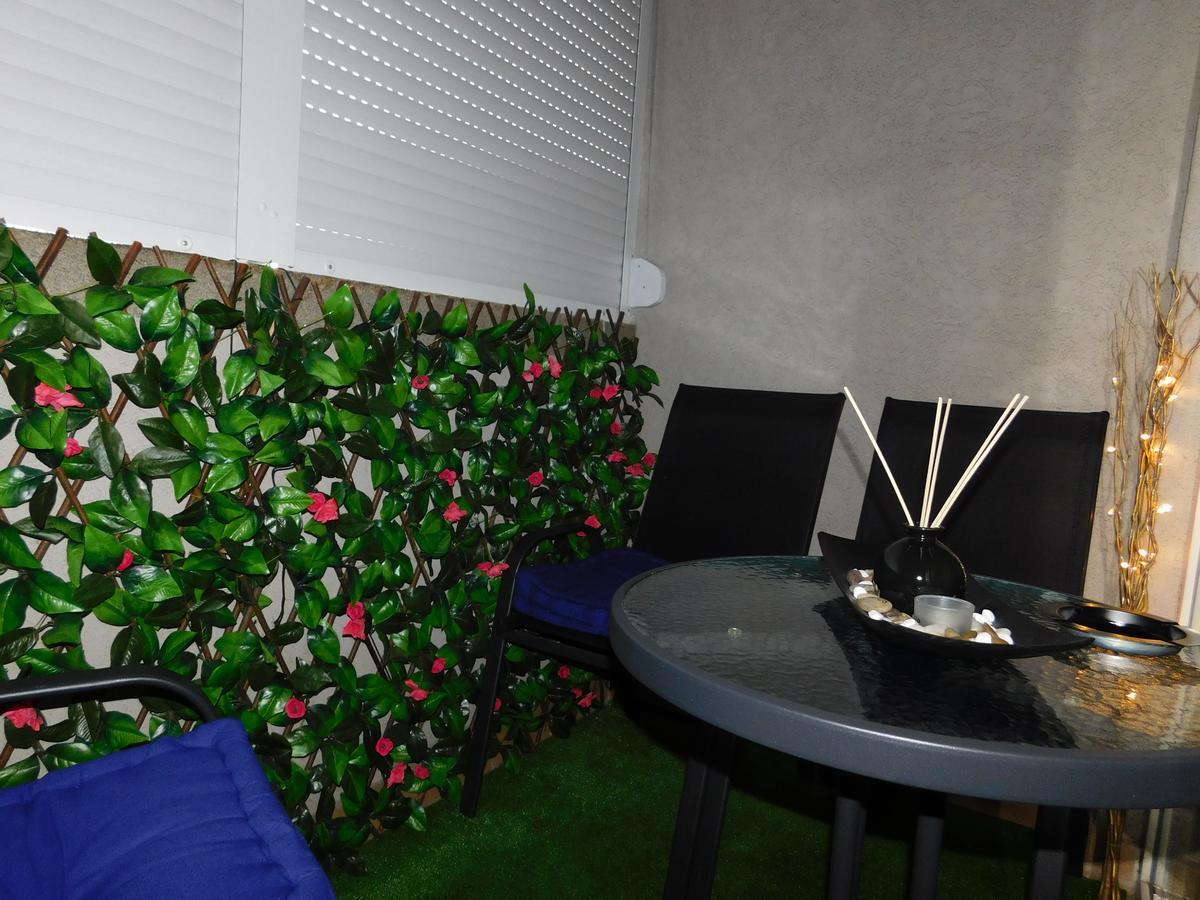 Apartmán Velvet Lux Ni Exteriér fotografie