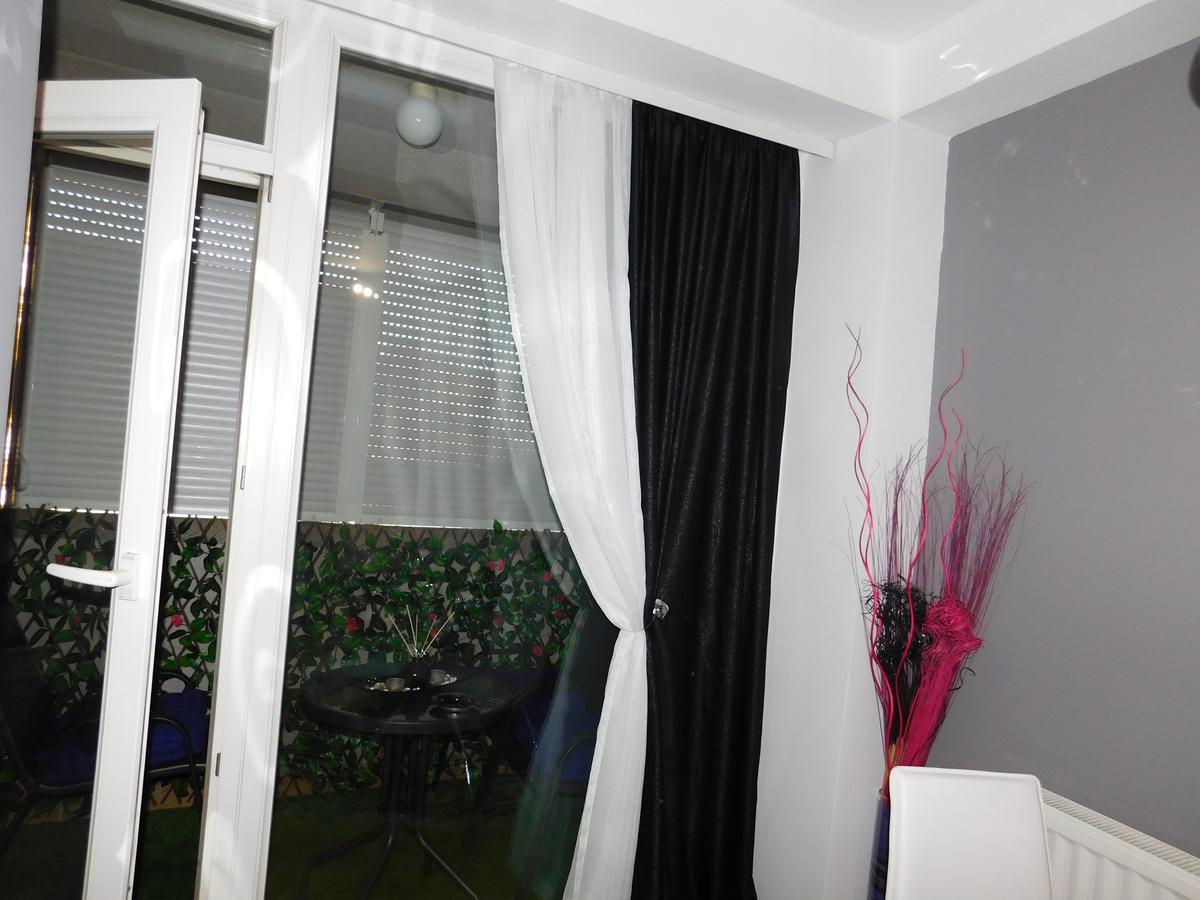 Apartmán Velvet Lux Ni Exteriér fotografie